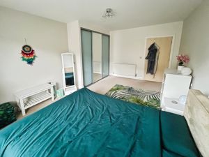 Bedroom- click for photo gallery